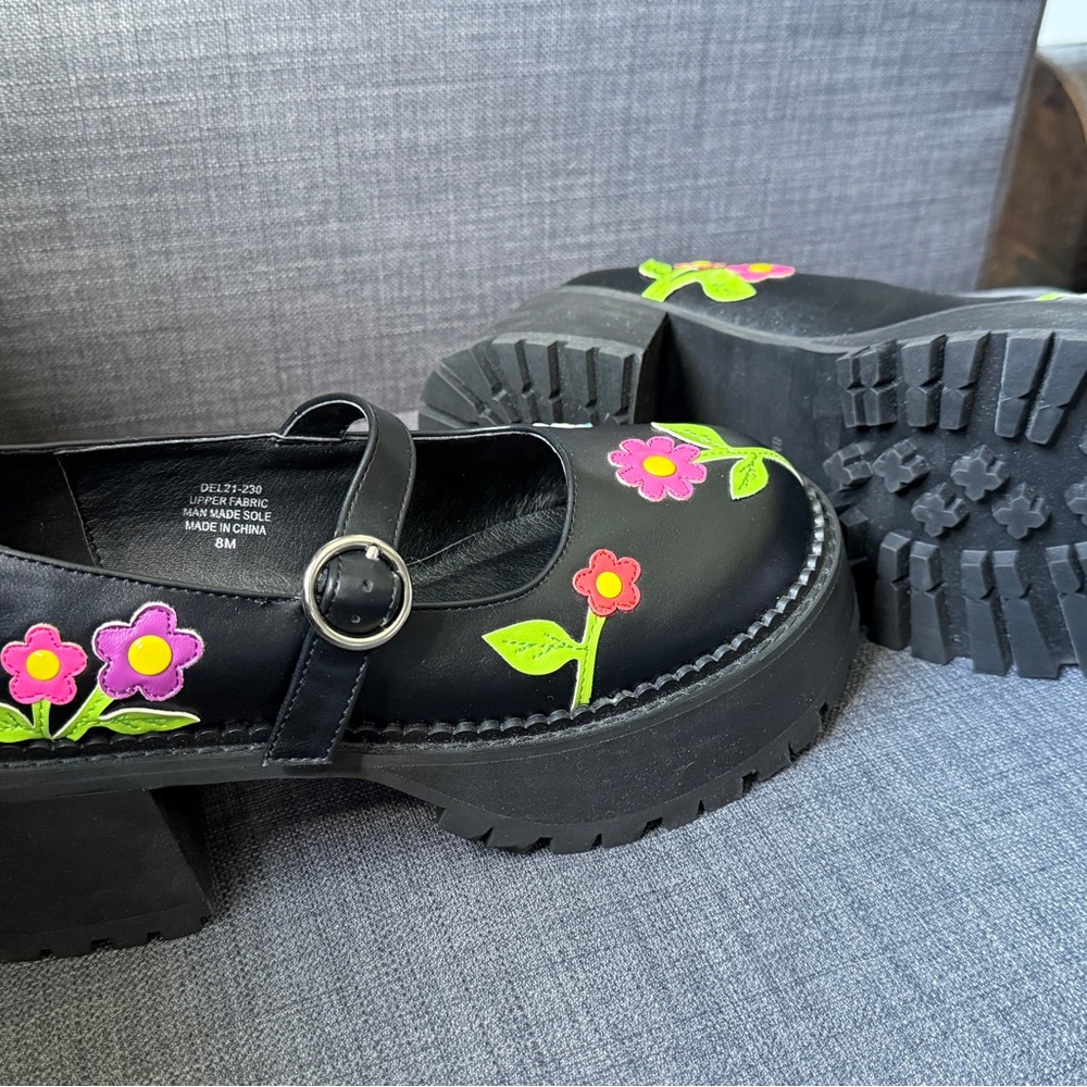 Delia’s Floral Black Platform Shoes Sz 8 - Picture 10 of 10